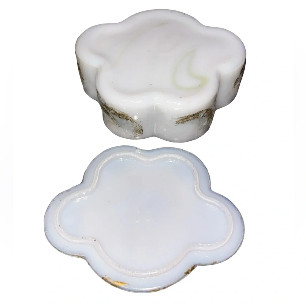 Antique Milk Glass‎ Trinket Box 1890s, Dithridge Co Trinket Box UV Reactive